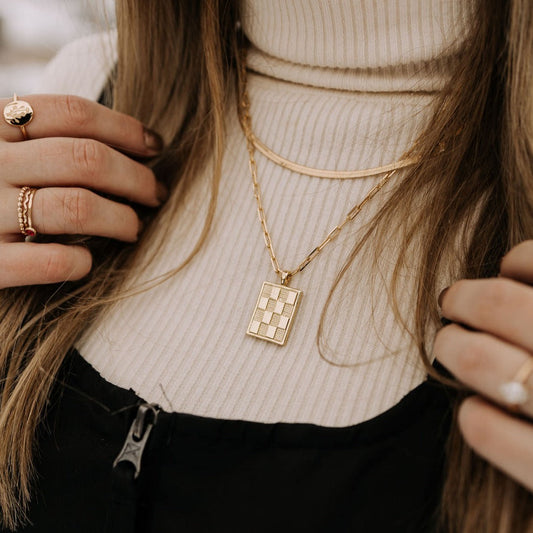 Checkered Necklace in Gold