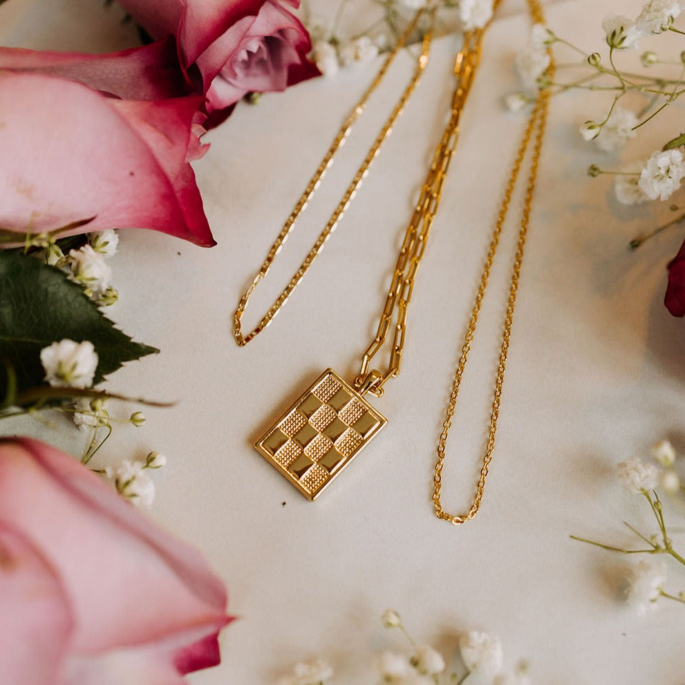 Checkered Necklace in Gold