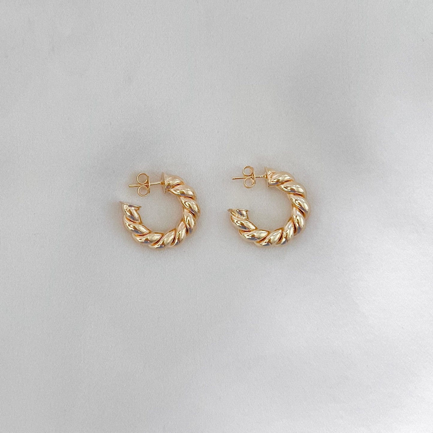 Mila Hoops